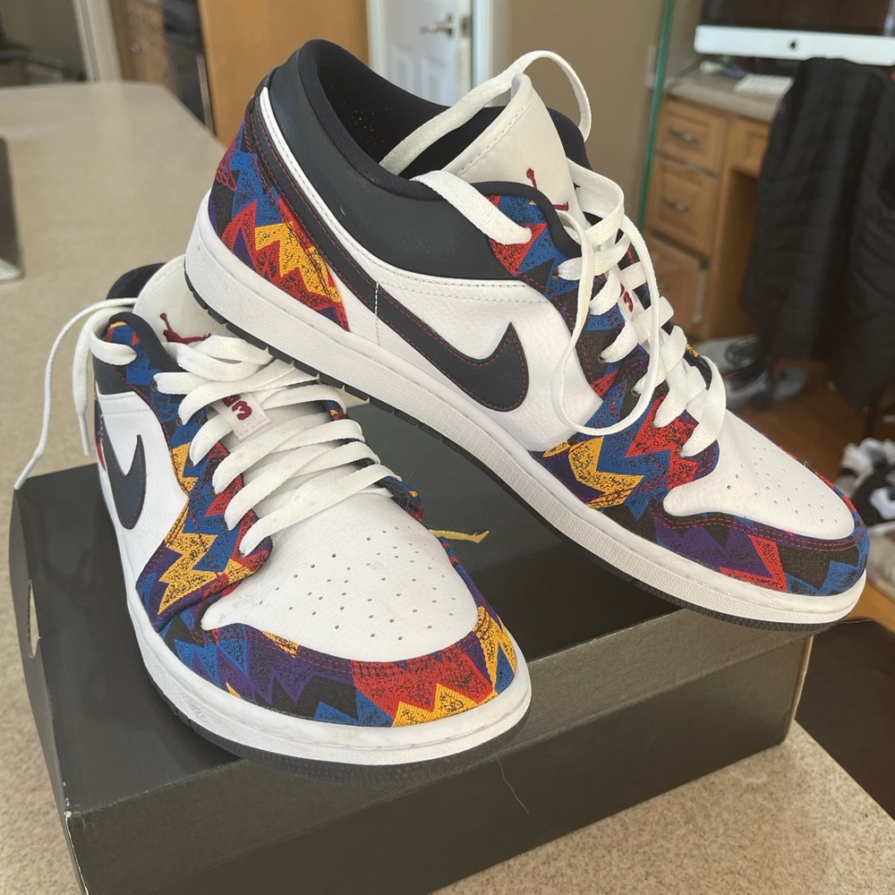 Like new Air Jordan 1 LowSE. Size 10.5.